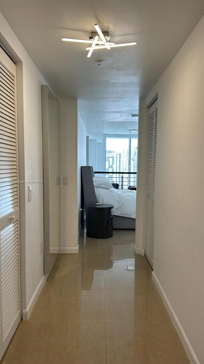 41 Southeast 5th Street, Unit 2011 Miami, FL 33131 - Photo 24 of 38