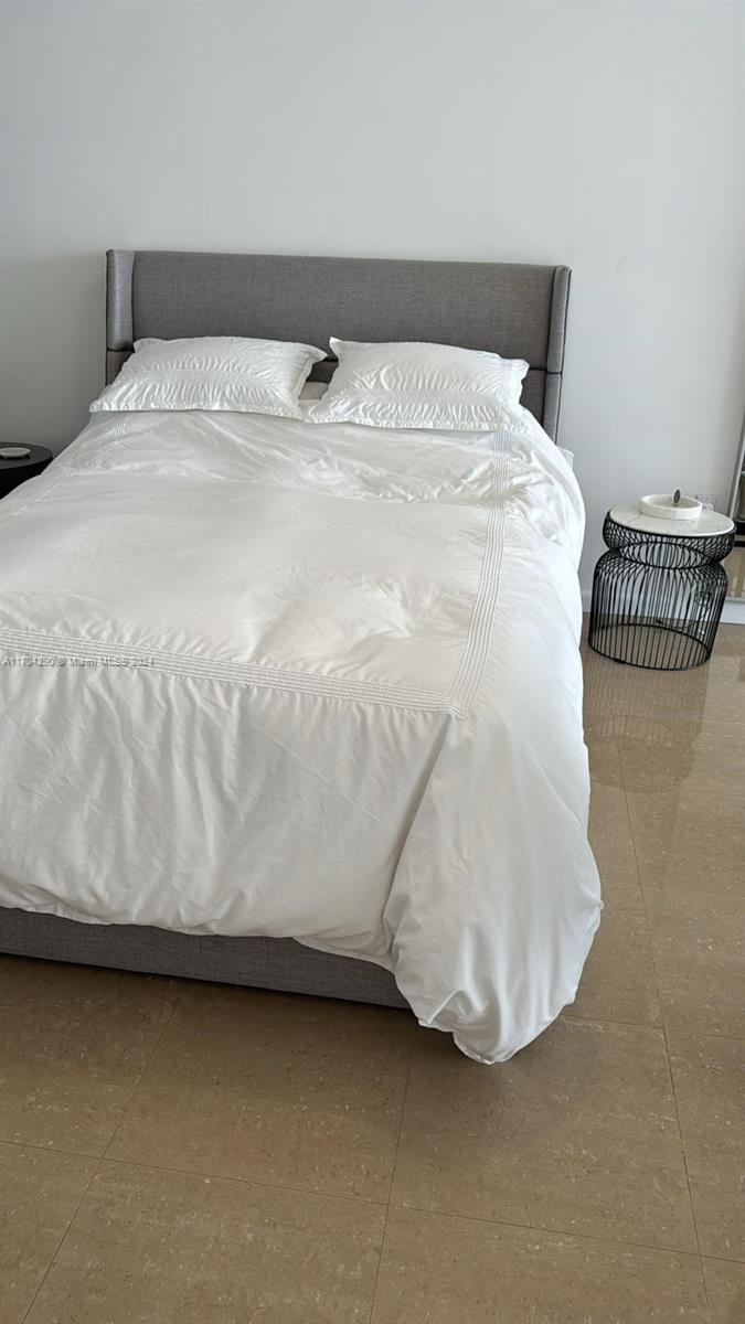 41 Southeast 5th Street, Unit 2011 Miami, FL 33131 - Photo 27 of 38