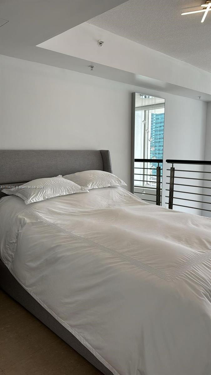 41 Southeast 5th Street, Unit 2011 Miami, FL 33131 - Photo 28 of 38