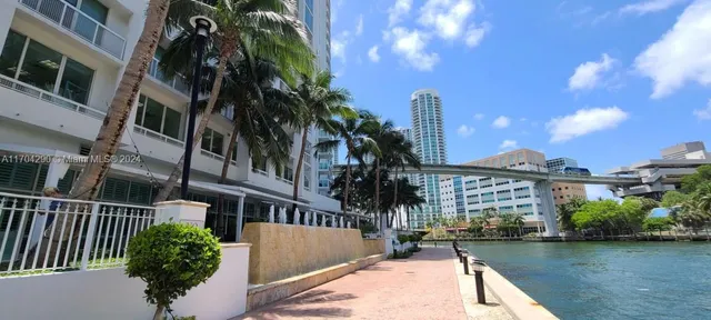 $480,000 | 41 Southeast 5th Street, Unit 2011, Miami, FL 33131