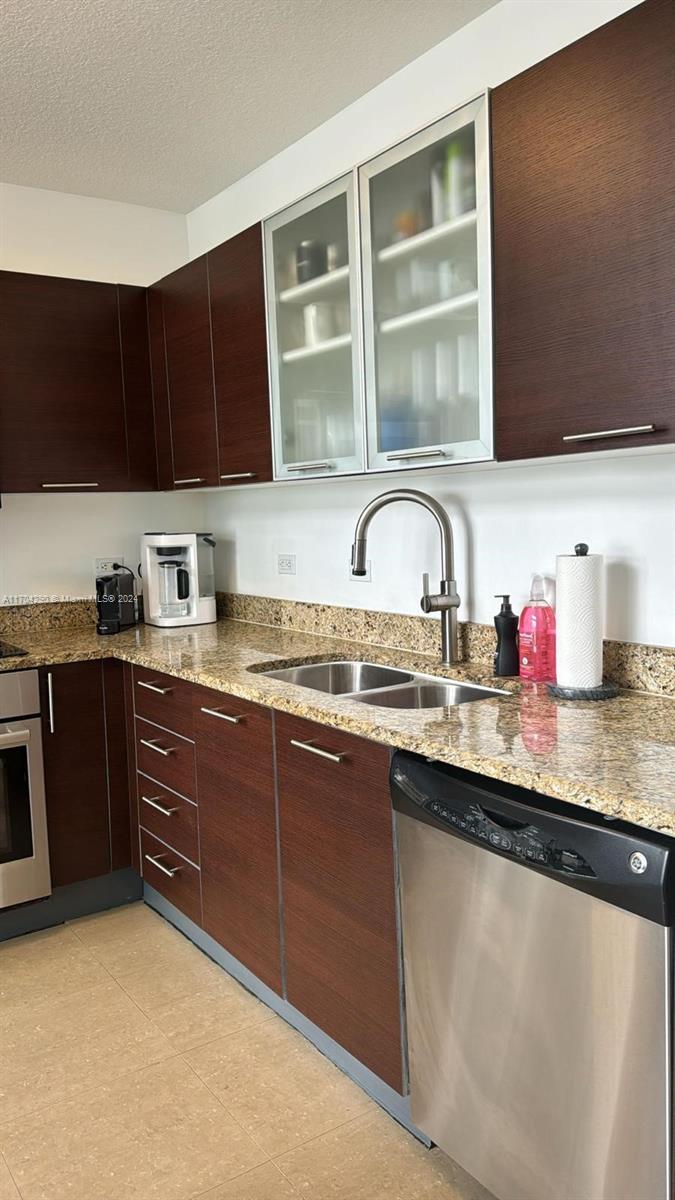 41 Southeast 5th Street, Unit 2011 Miami, FL 33131 - Photo 5 of 38