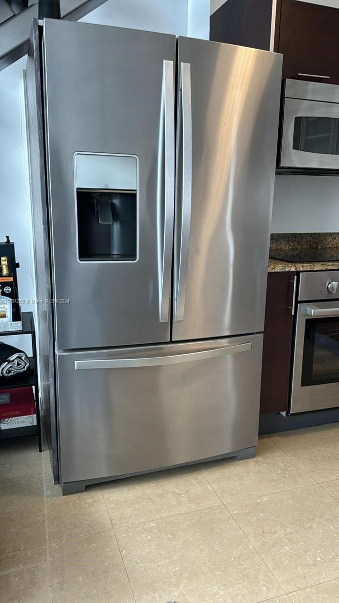 41 Southeast 5th Street, Unit 2011 Miami, FL 33131 - Photo 6 of 38