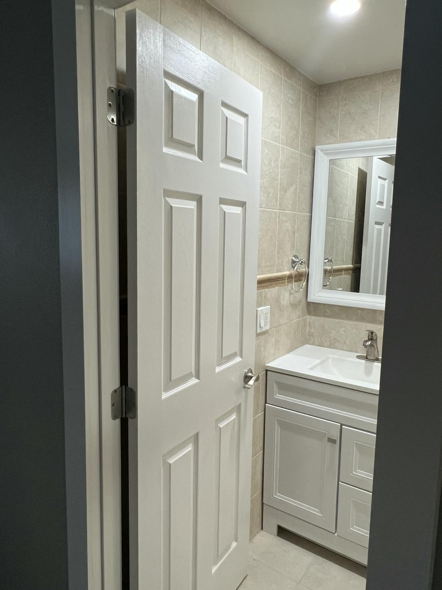 267 Flanders F Delray Beach, FL 33484 - Photo 8 of 20 IMG_2097 2