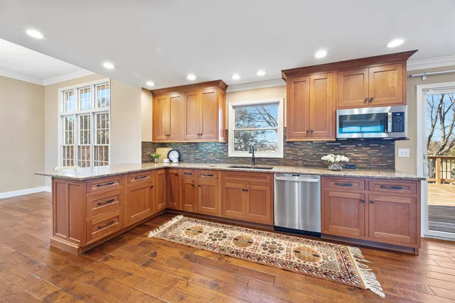 $460,000 | 8 Burgundy Court, Bloomington, IL 61704