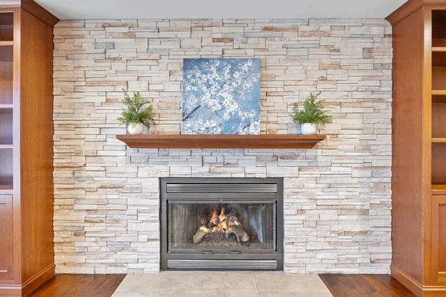 $460,000 | 8 Burgundy Court, Bloomington, IL 61704