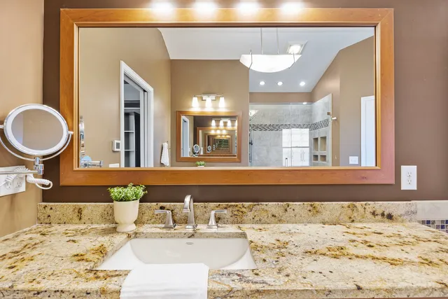 $460,000 | 8 Burgundy Court, Bloomington, IL 61704