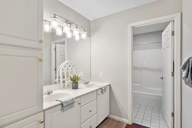 $460,000 | 8 Burgundy Court, Bloomington, IL 61704