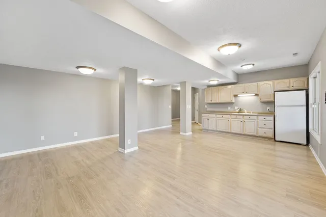 $460,000 | 8 Burgundy Court, Bloomington, IL 61704