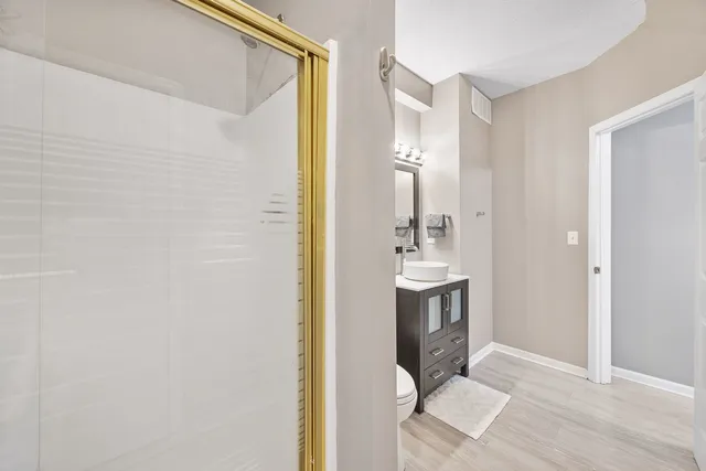 $460,000 | 8 Burgundy Court, Bloomington, IL 61704