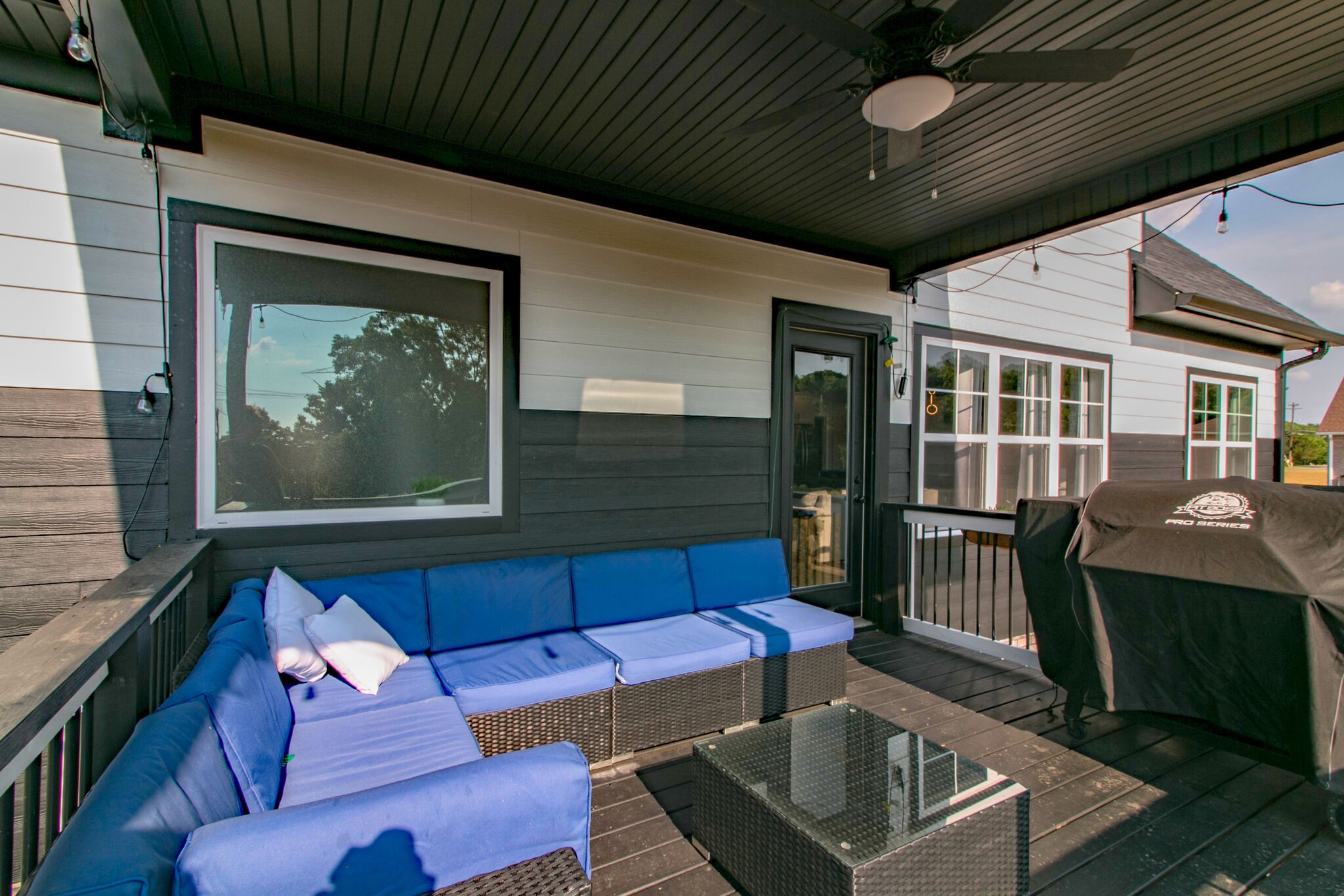 1940 Hickory Point Road Clarksville, TN 37043 - Photo 42 of 48 a outdoor living space with furniture