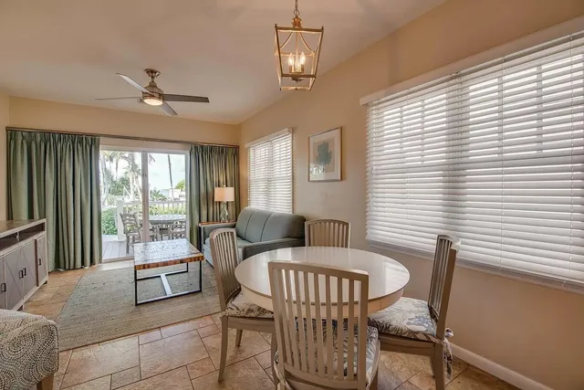 a view of a livingroom with furniture