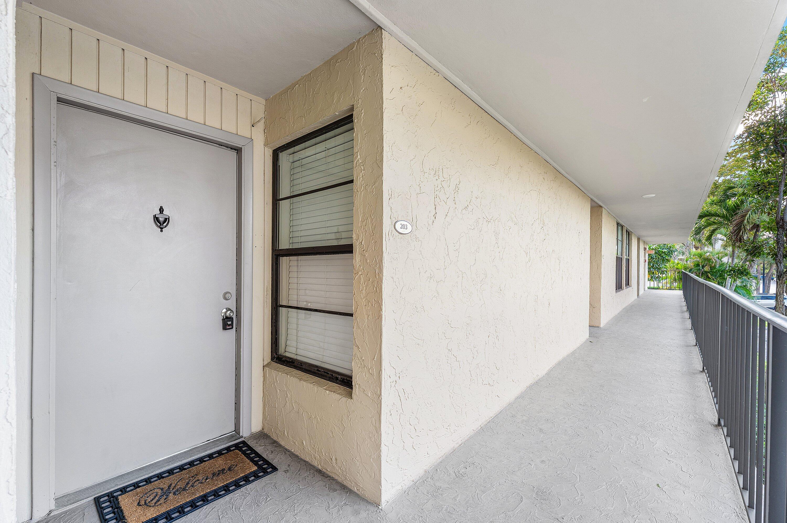 10 Royal Palm Way, Unit 203 Boca Raton, FL 33432 - Photo 12 of 45 005-10RoyalPalmWay-203-BocaRaton-FL-3343