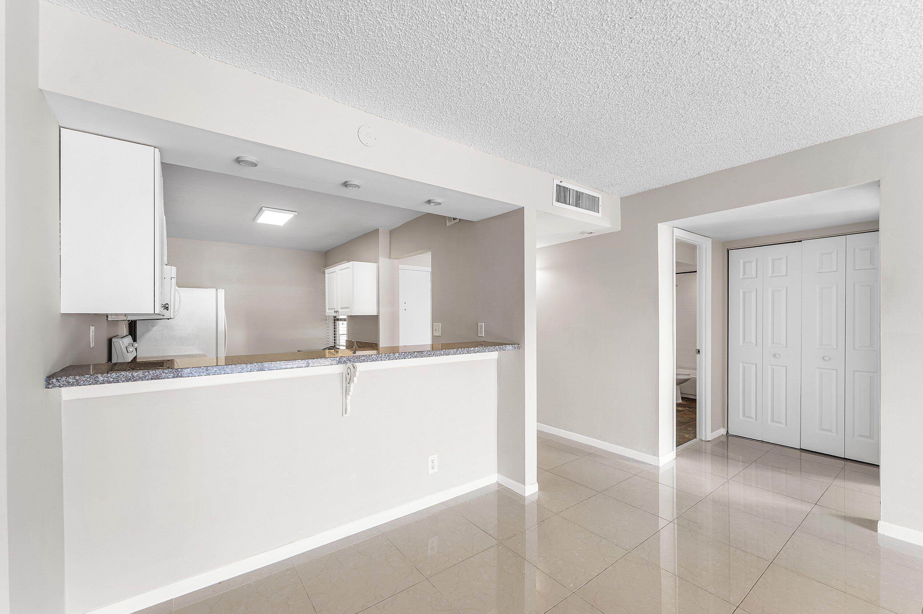 10 Royal Palm Way, Unit 203 Boca Raton, FL 33432 - Photo 13 of 45 007-10RoyalPalmWay-203-BocaRaton-FL-3343