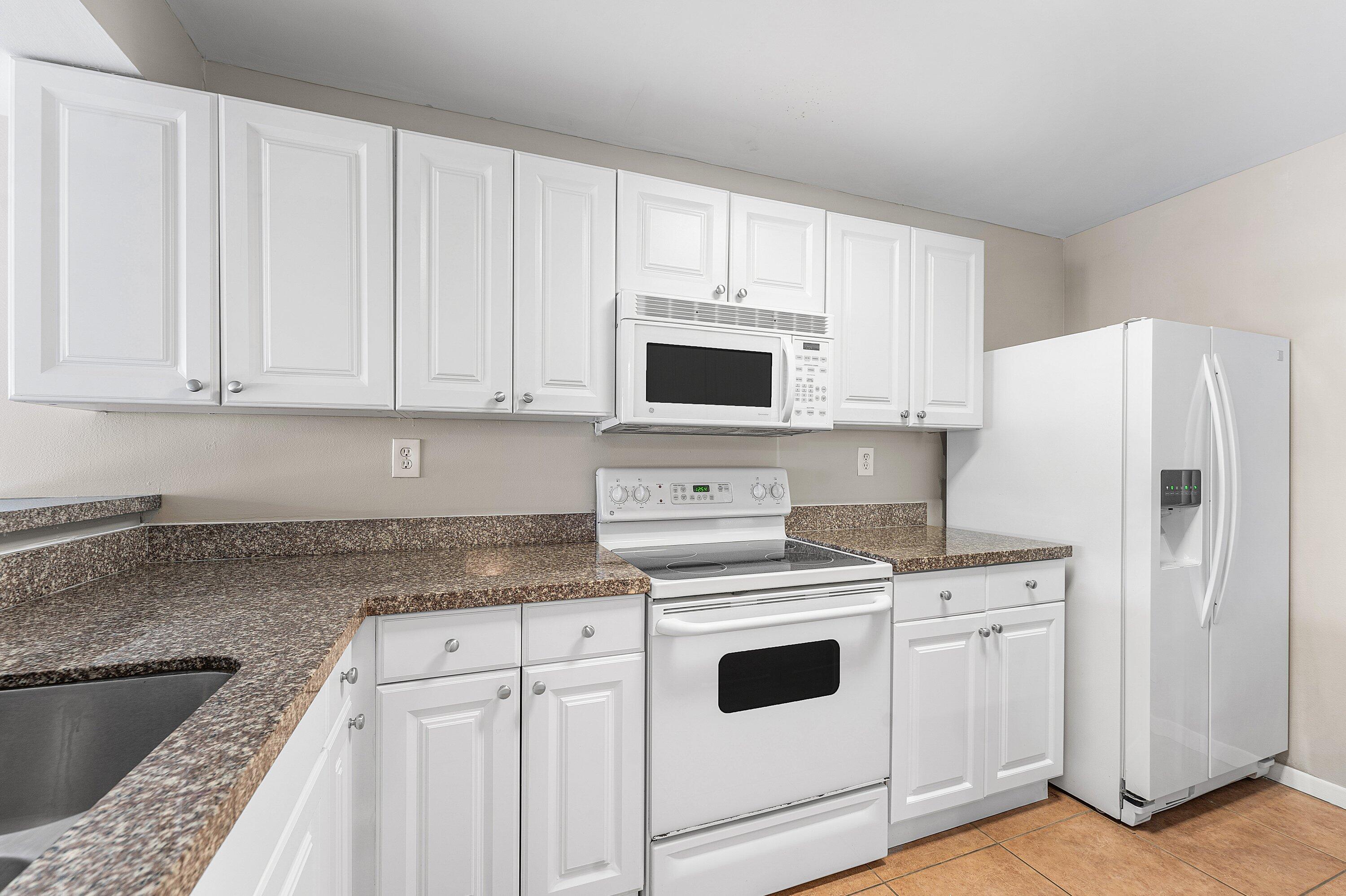 10 Royal Palm Way, Unit 203 Boca Raton, FL 33432 - Photo 20 of 45 014-10RoyalPalmWay-203-BocaRaton-FL-3343