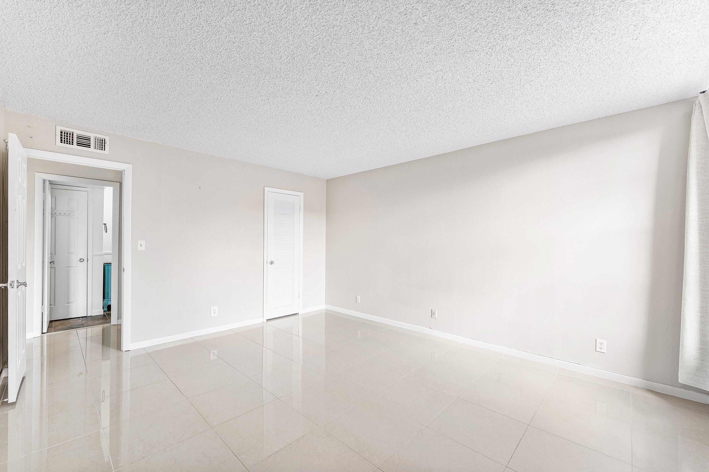 10 Royal Palm Way, Unit 203 Boca Raton, FL 33432 - Photo 25 of 45 018-10RoyalPalmWay-203-BocaRaton-FL-3343