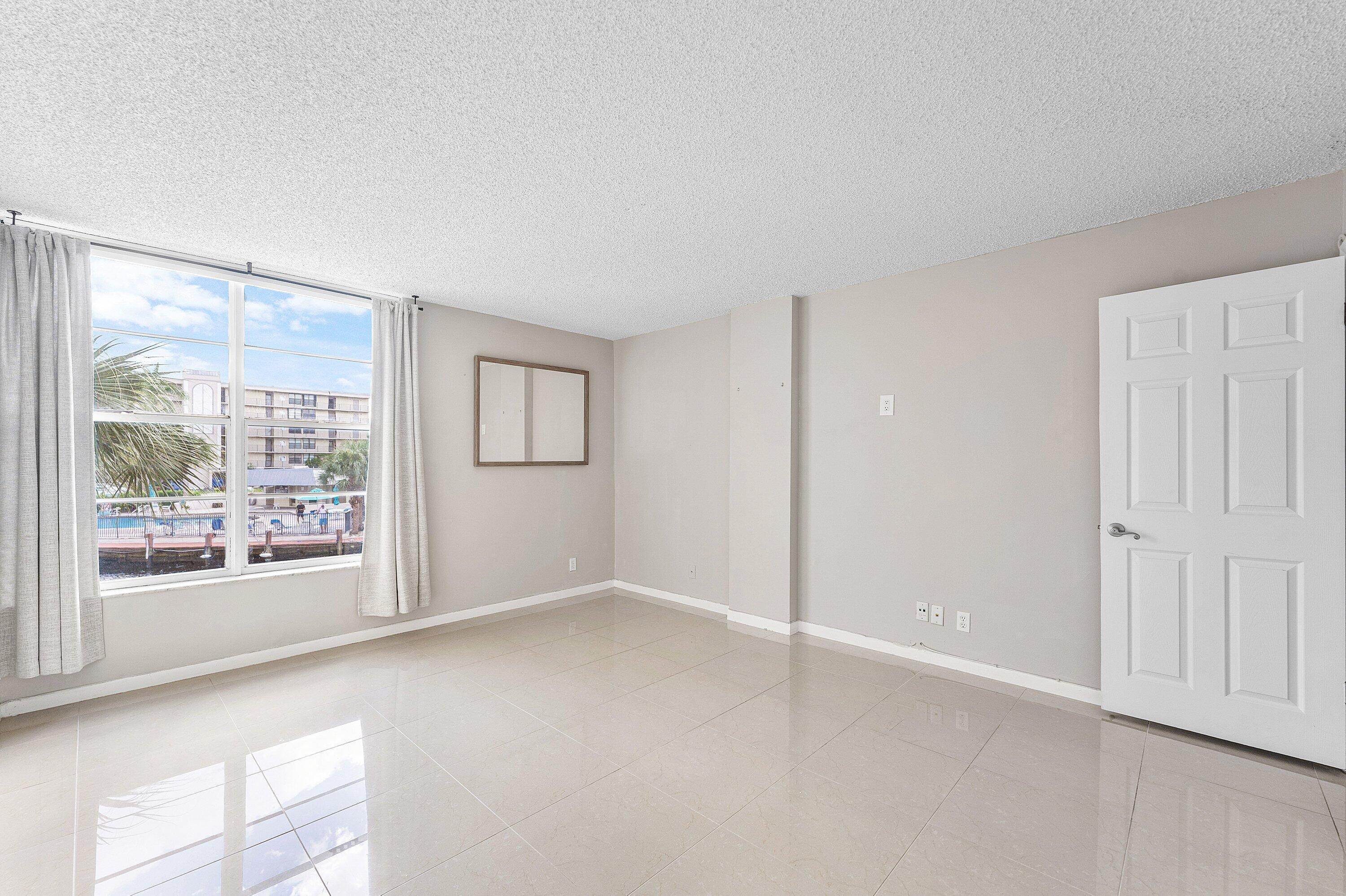 10 Royal Palm Way, Unit 203 Boca Raton, FL 33432 - Photo 27 of 45 019-10RoyalPalmWay-203-BocaRaton-FL-3343
