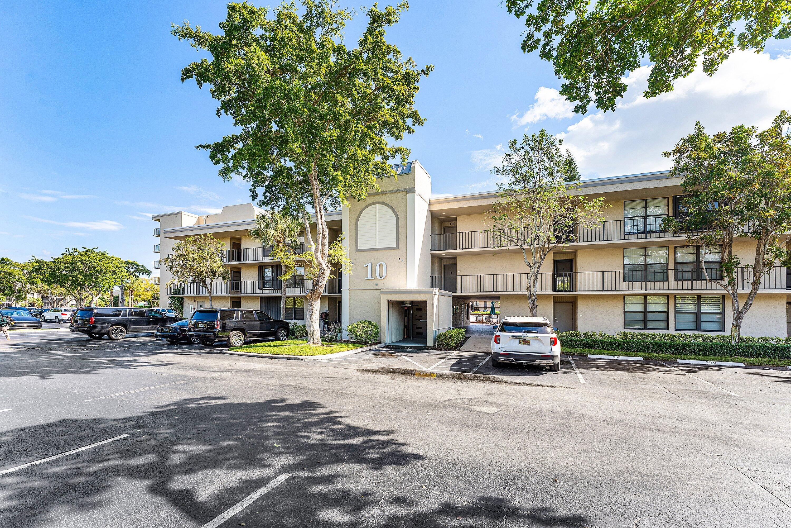 10 Royal Palm Way, Unit 203 Boca Raton, FL 33432 - Photo 8 of 45 002-10RoyalPalmWay-203-BocaRaton-FL-3343