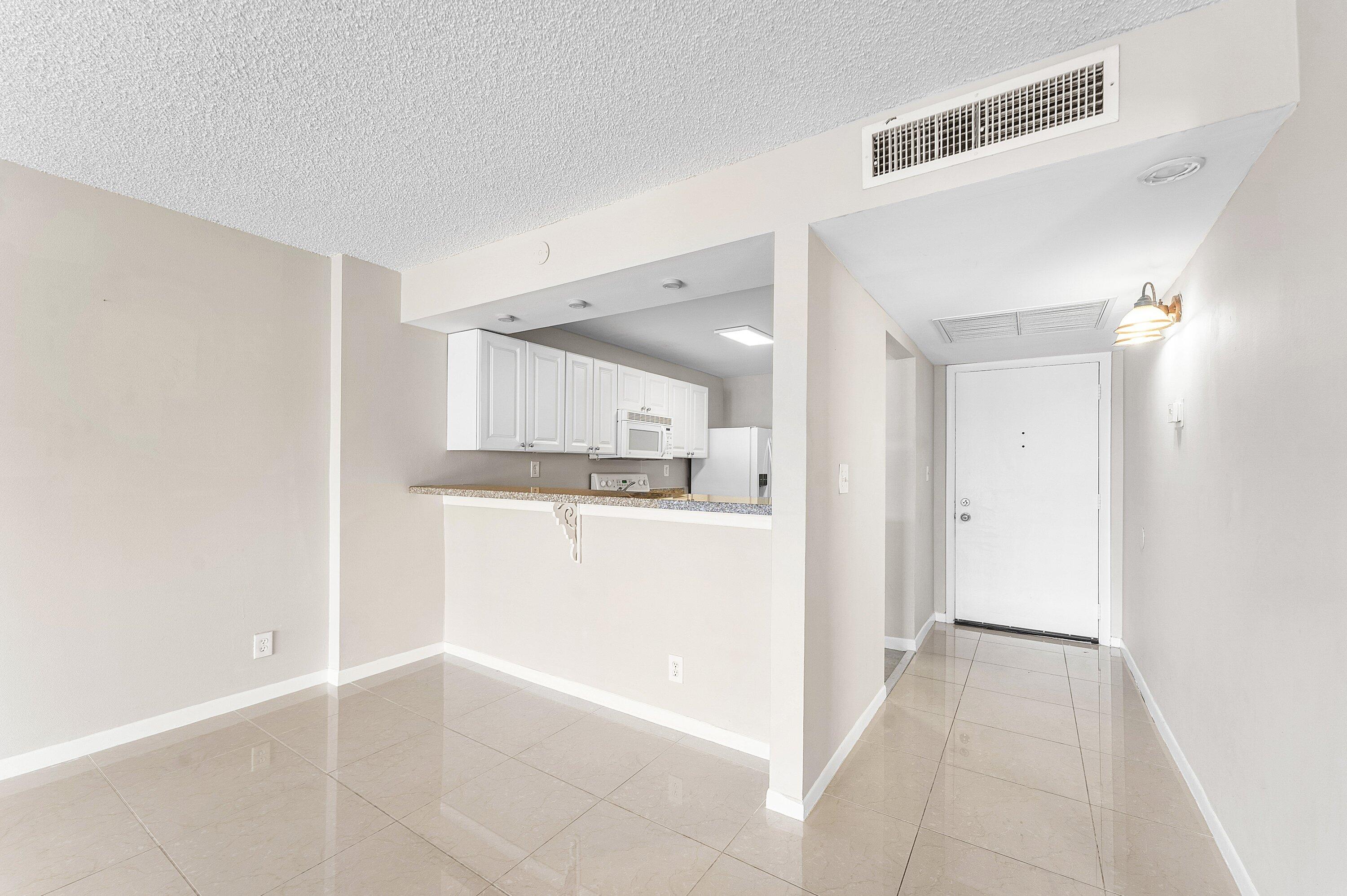 10 Royal Palm Way, Unit 203 Boca Raton, FL 33432 - Photo 10 of 45 004-10RoyalPalmWay-203-BocaRaton-FL-3343