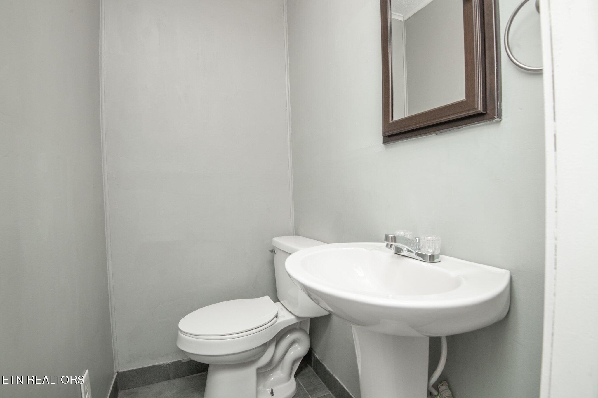 1037 Foust Carney Road Powell, TN 37849 - Photo 18 of 26 Half Bath