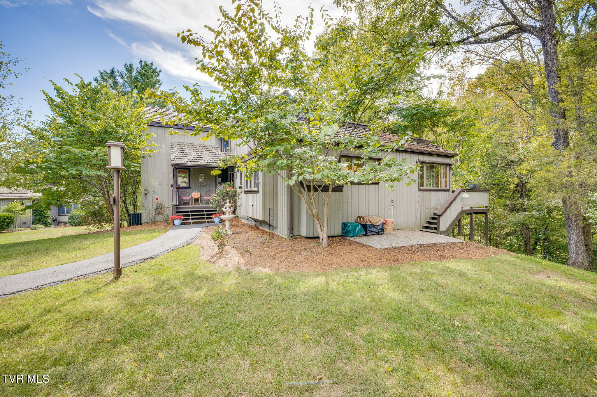 137 Columbine Road Kingsport, TN 37660 - Photo 3 of 65 002