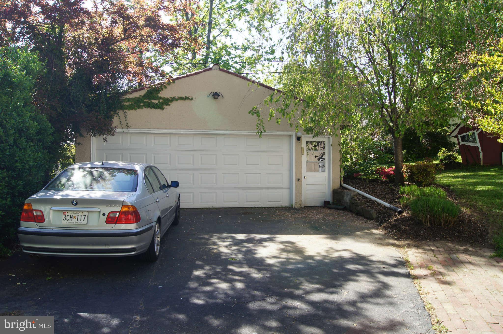 7106 Sheffield Road Baltimore, MD 21212 - Photo 4 of 30 Over sized detached 2-car garage