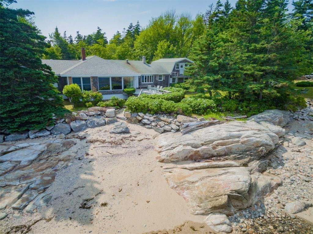 Spectacular ocean front location for...