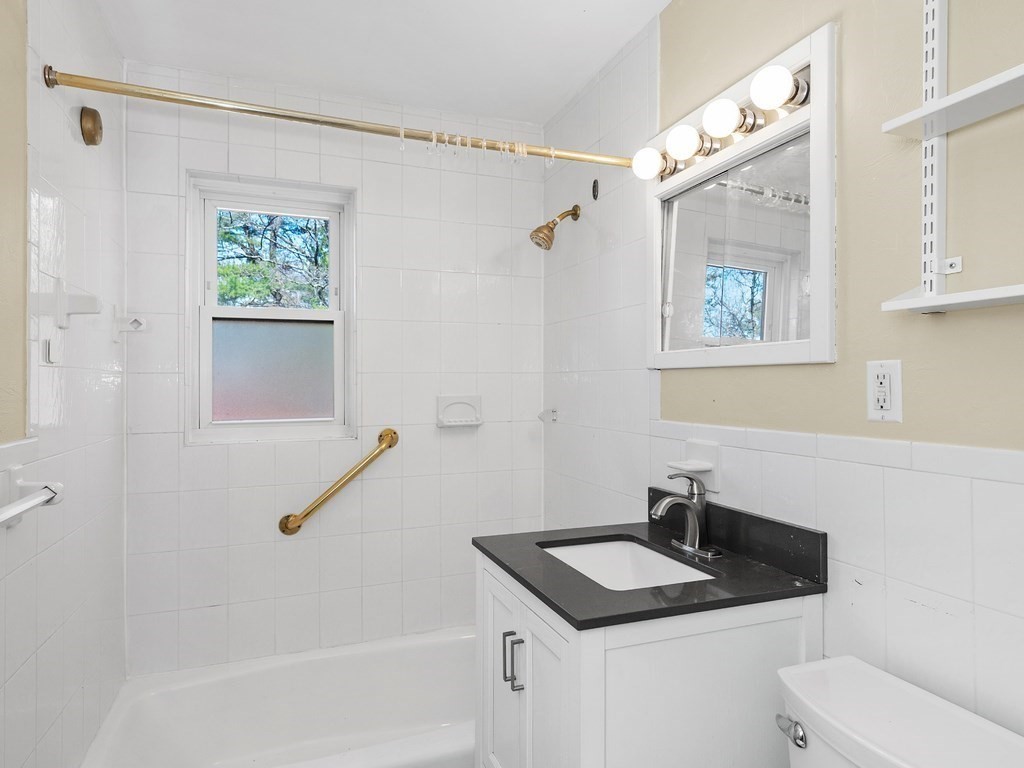 35 Jacqueline Road, Unit C Waltham, MA 02452 - Photo 15 of 36 Gallery Image 15