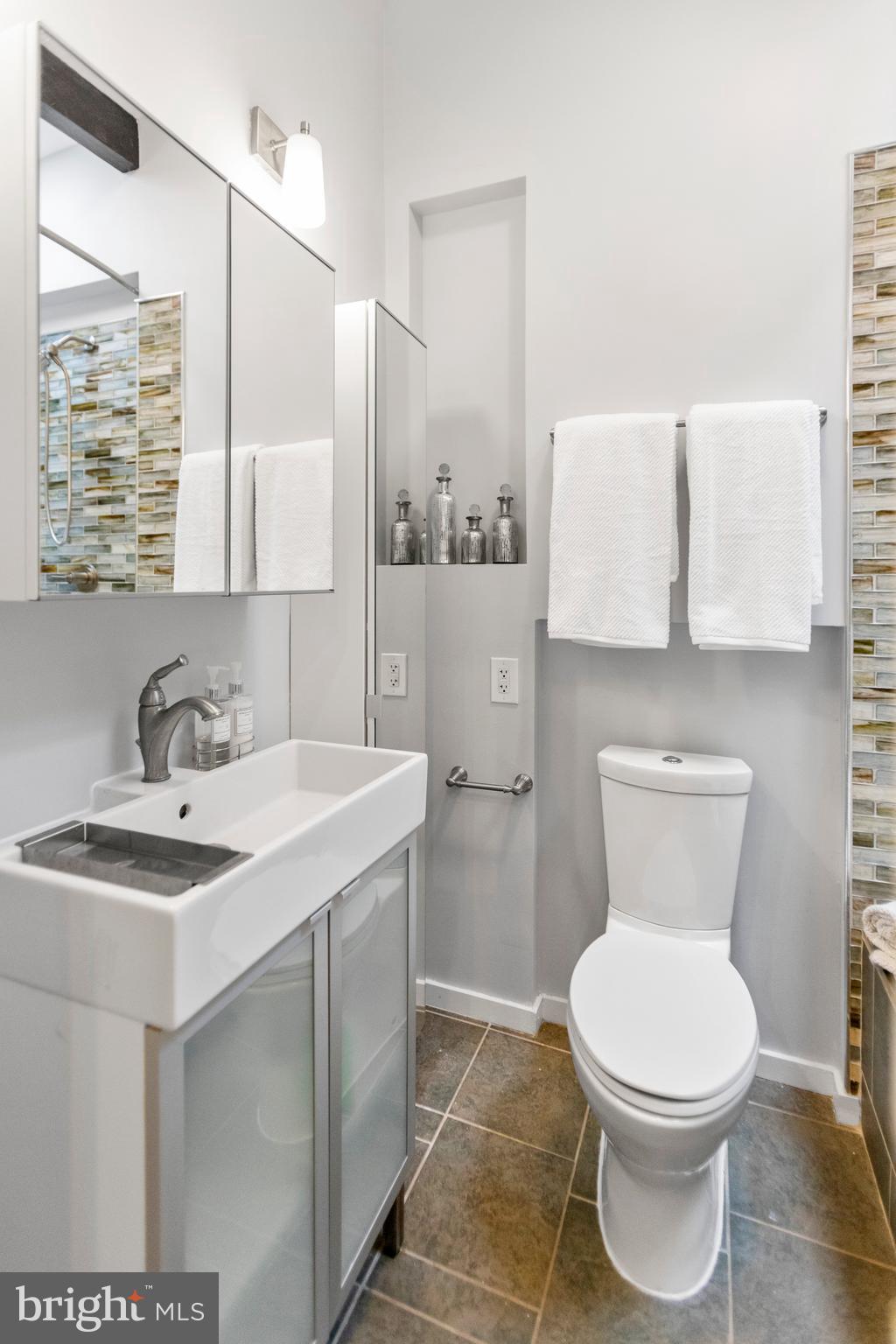 1849 L Street Northeast Washington, DC 20002 - Photo 10 of 18