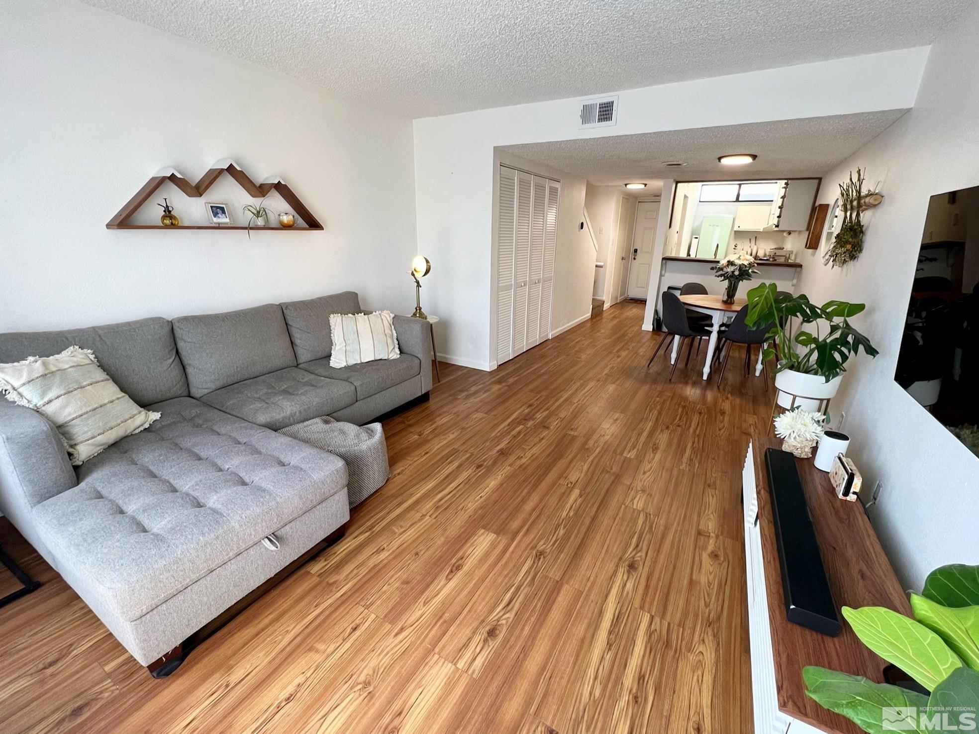 861 Nutmeg Place, Unit 8 Reno, NV 89502 - Photo 4 of 24 Photo 4