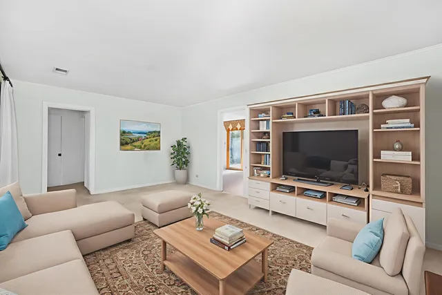 $149,900 | 243 Indianwood Boulevard, Park Forest, IL 60466