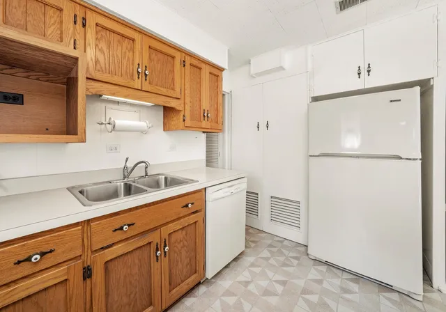 $149,900 | 243 Indianwood Boulevard, Park Forest, IL 60466