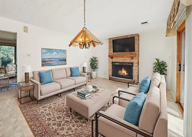 $149,900 | 243 Indianwood Boulevard, Park Forest, IL 60466