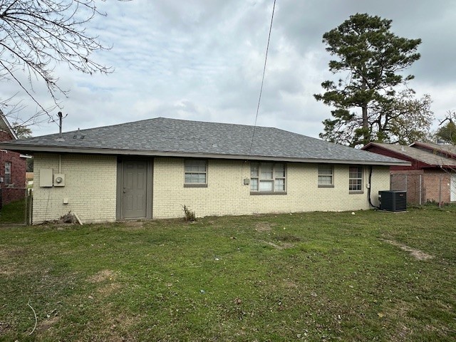 9122 Laura Koppe Road Houston, TX 77078 - Photo 2 of 9 a house with a outdoor space