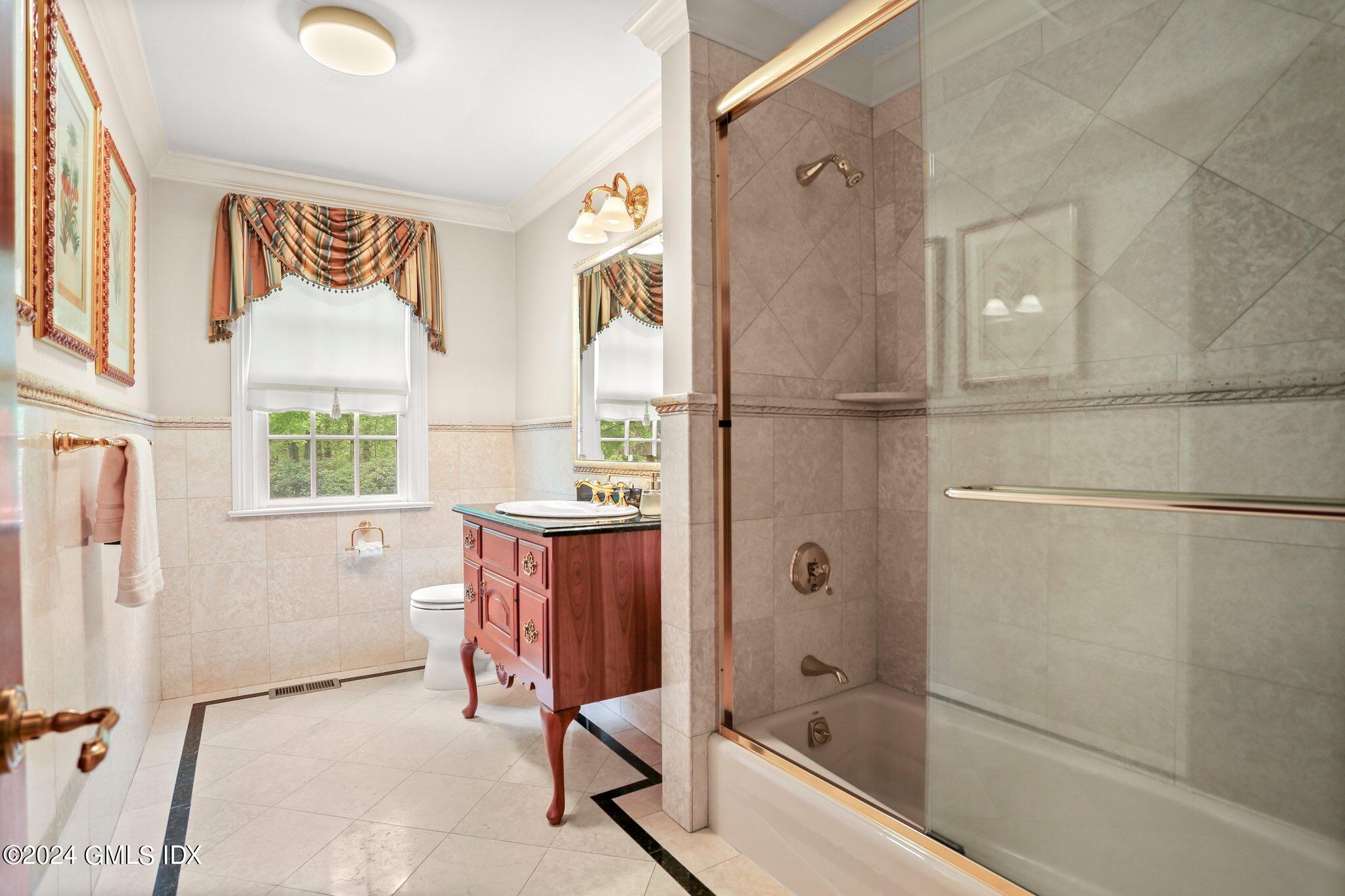 376 Westover Road Stamford, CT 06902 - Photo 11 of 37 Formal Bath