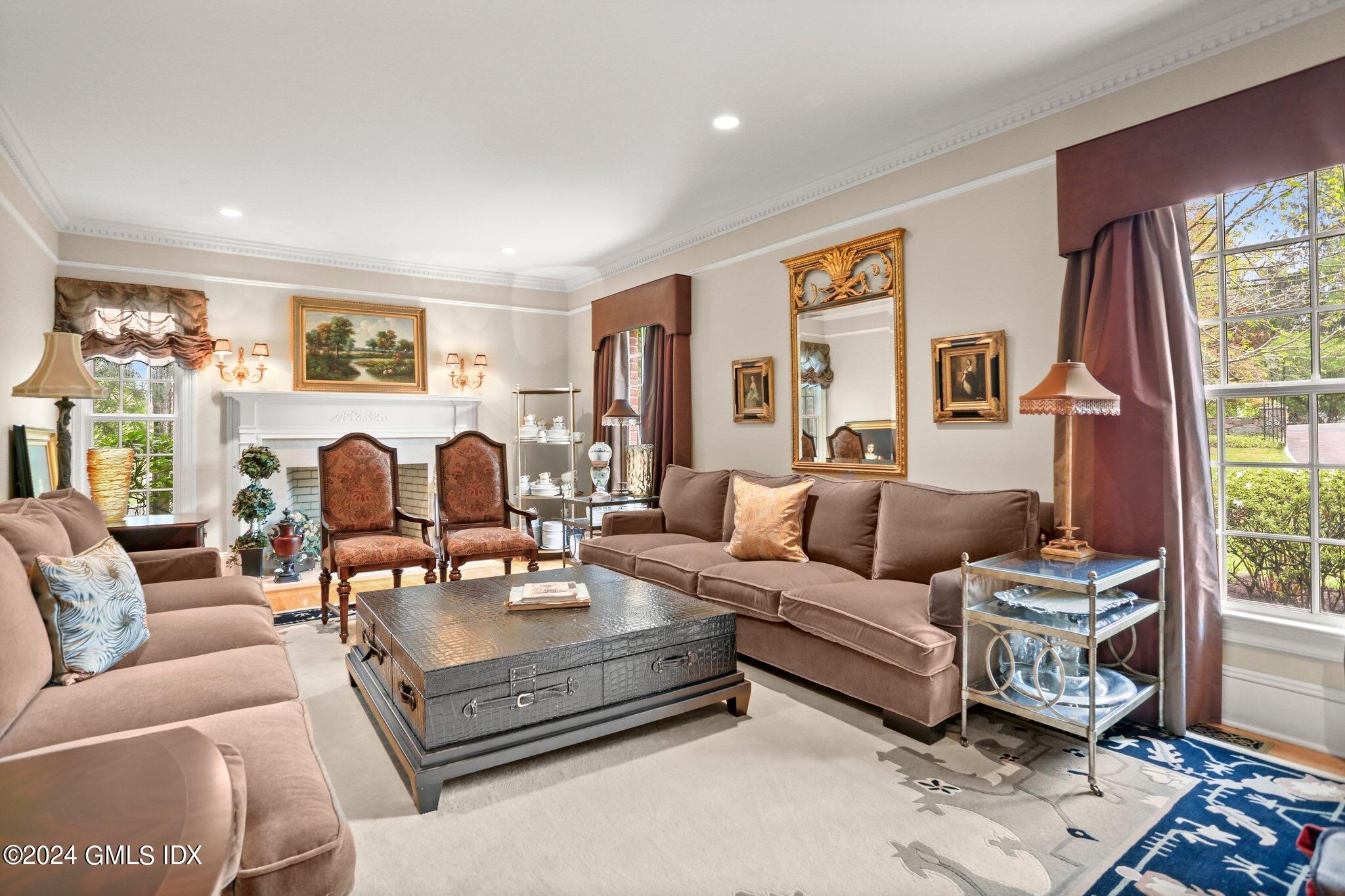 376 Westover Road Stamford, CT 06902 - Photo 8 of 37 Living Room