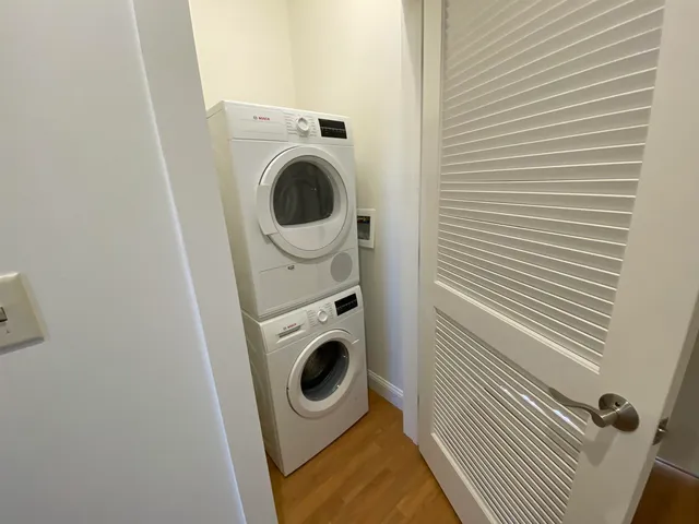 $2,593 | 875 Elm Street, Unit 903, Manchester, NH 03101