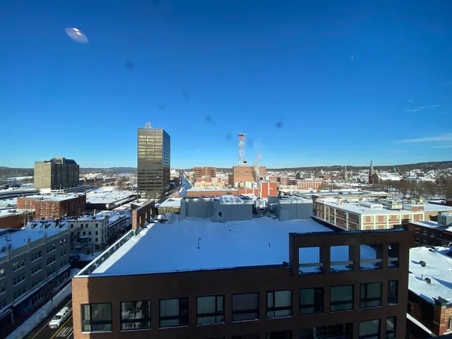 $2,593 | 875 Elm Street, Unit 903, Manchester, NH 03101