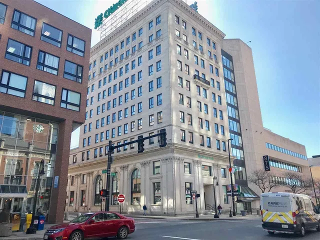 $2,593 | 875 Elm Street, Unit 903, Manchester, NH 03101