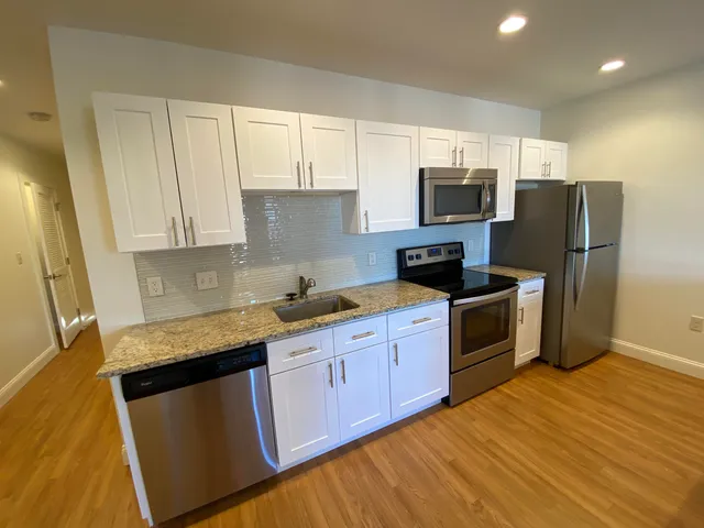 $2,593 | 875 Elm Street, Unit 903, Manchester, NH 03101