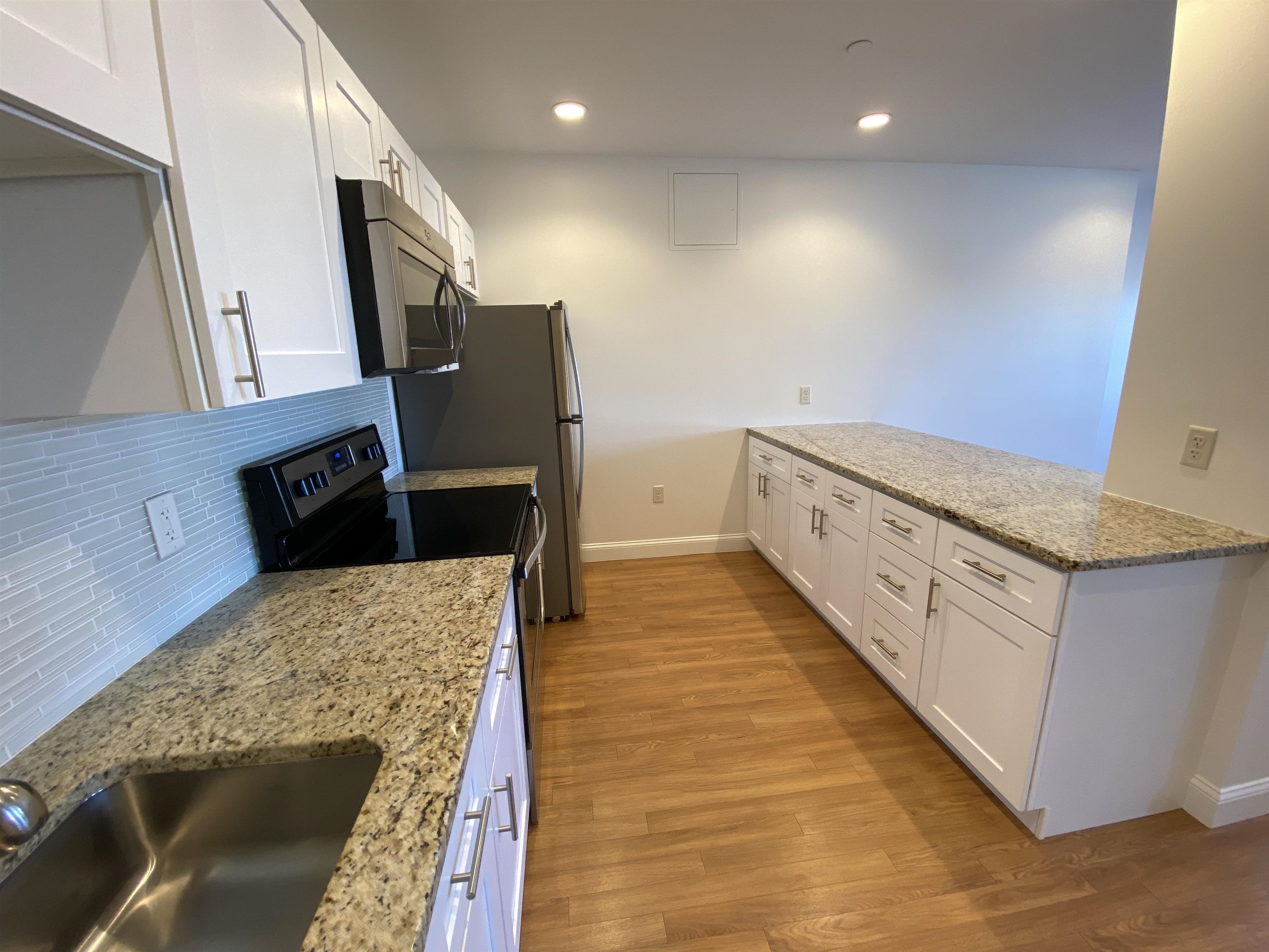 875 Elm Street, Unit 903 Manchester, NH 03101 - Photo 5 of 40