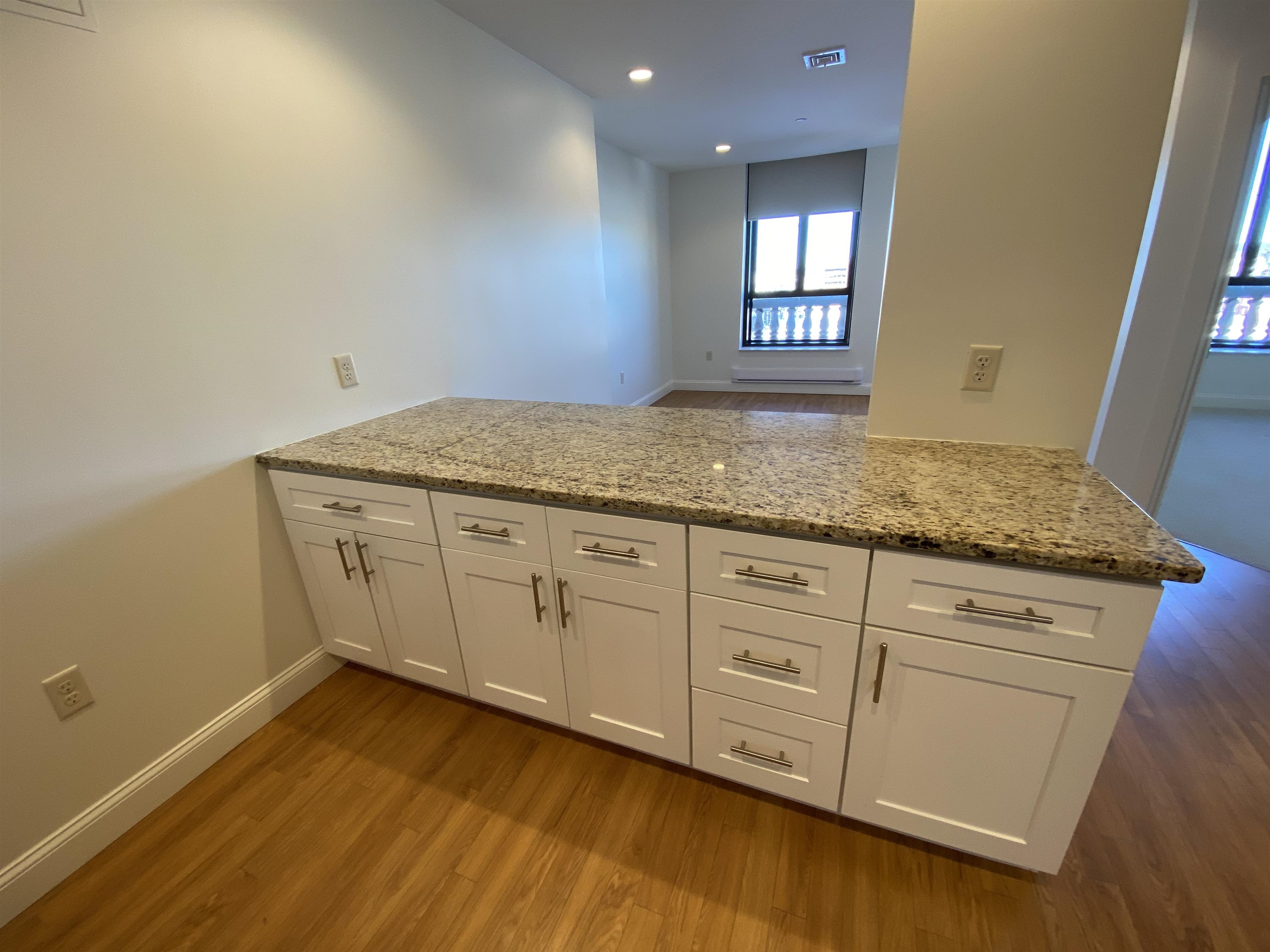 875 Elm Street, Unit 903 Manchester, NH 03101 - Photo 6 of 40