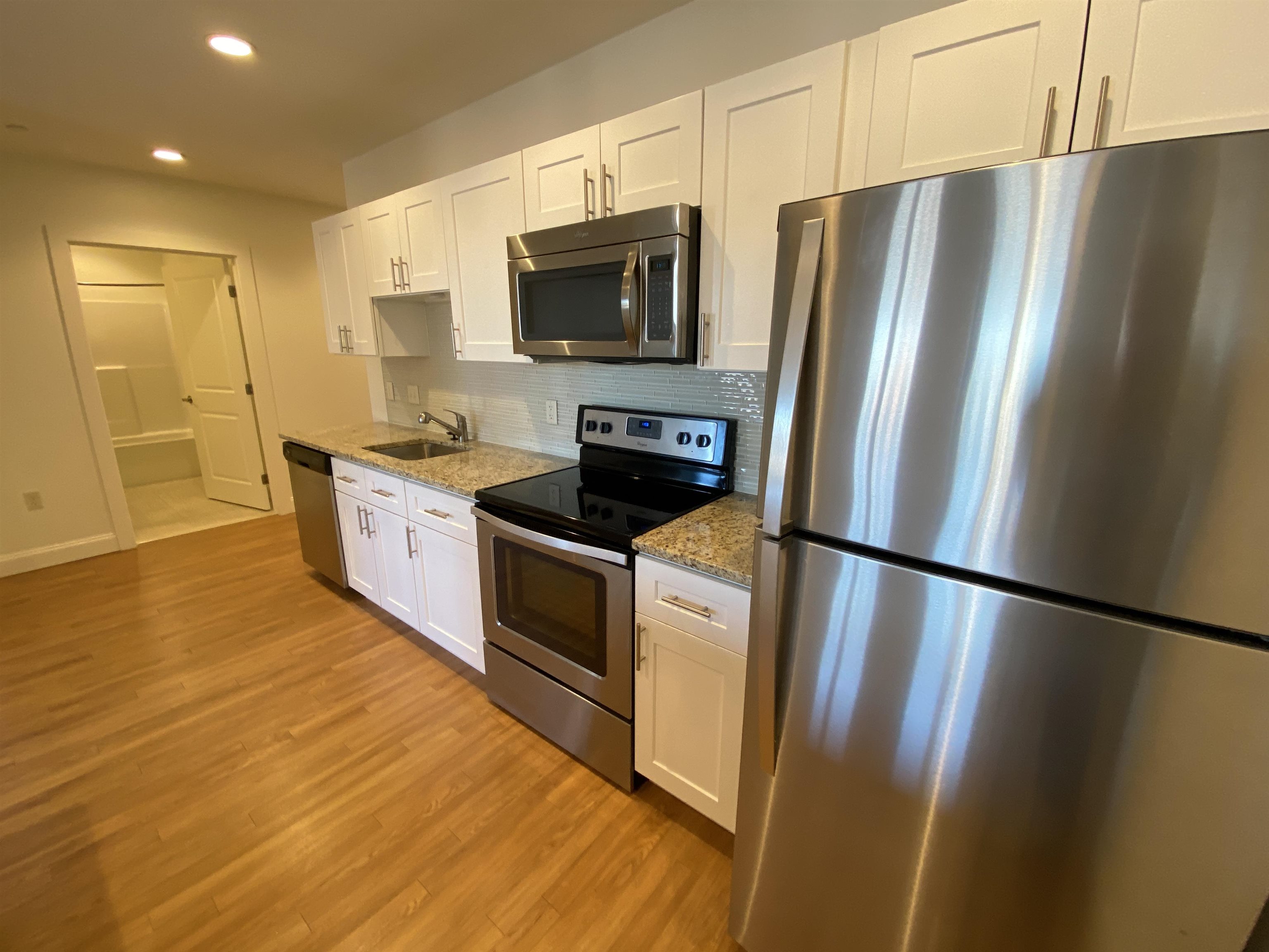 875 Elm Street, Unit 903 Manchester, NH 03101 - Photo 7 of 40