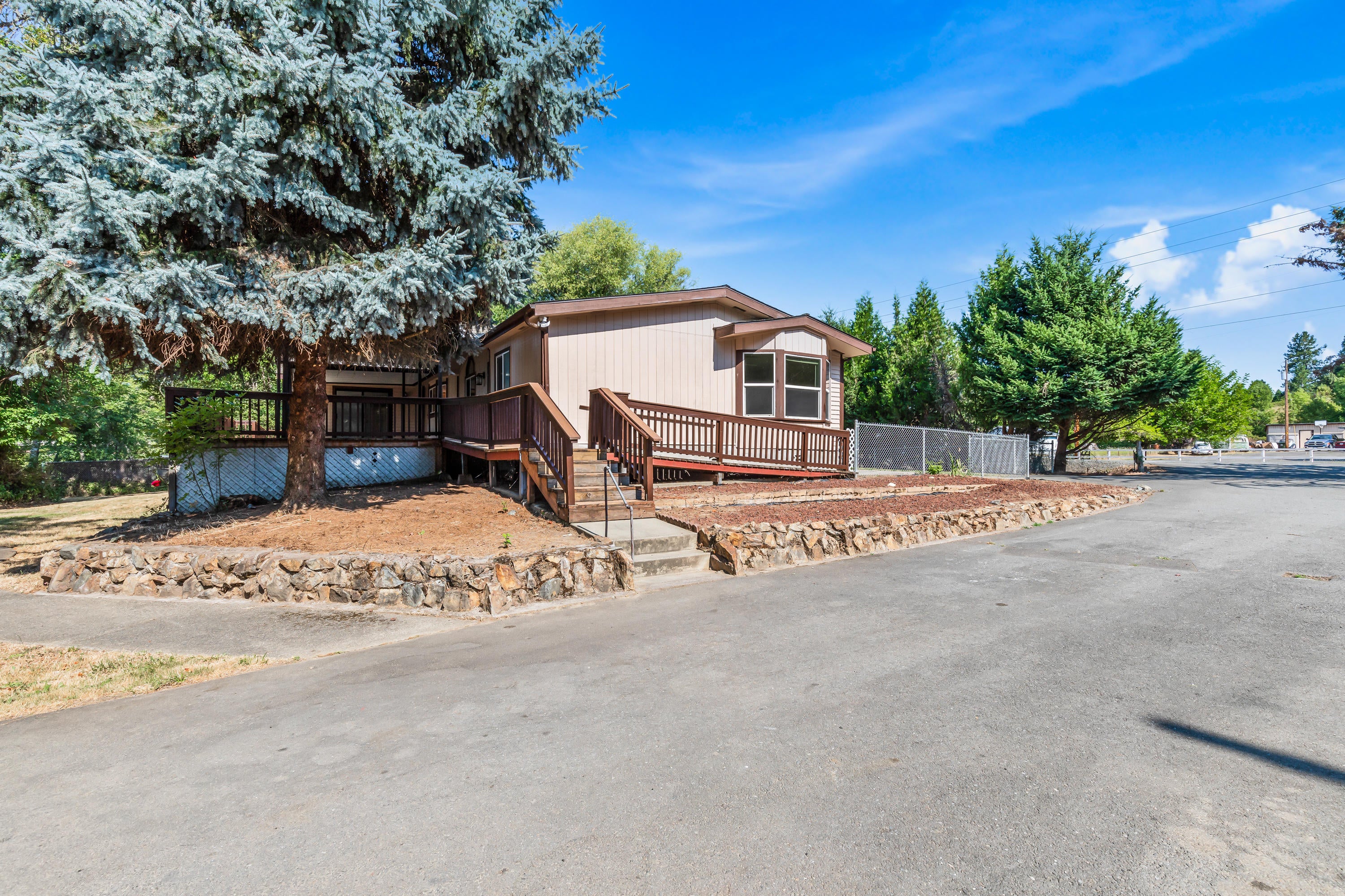6745 North Applegate Road Grants Pass, OR 97527 - Photo 54 of 82 9R9A9464