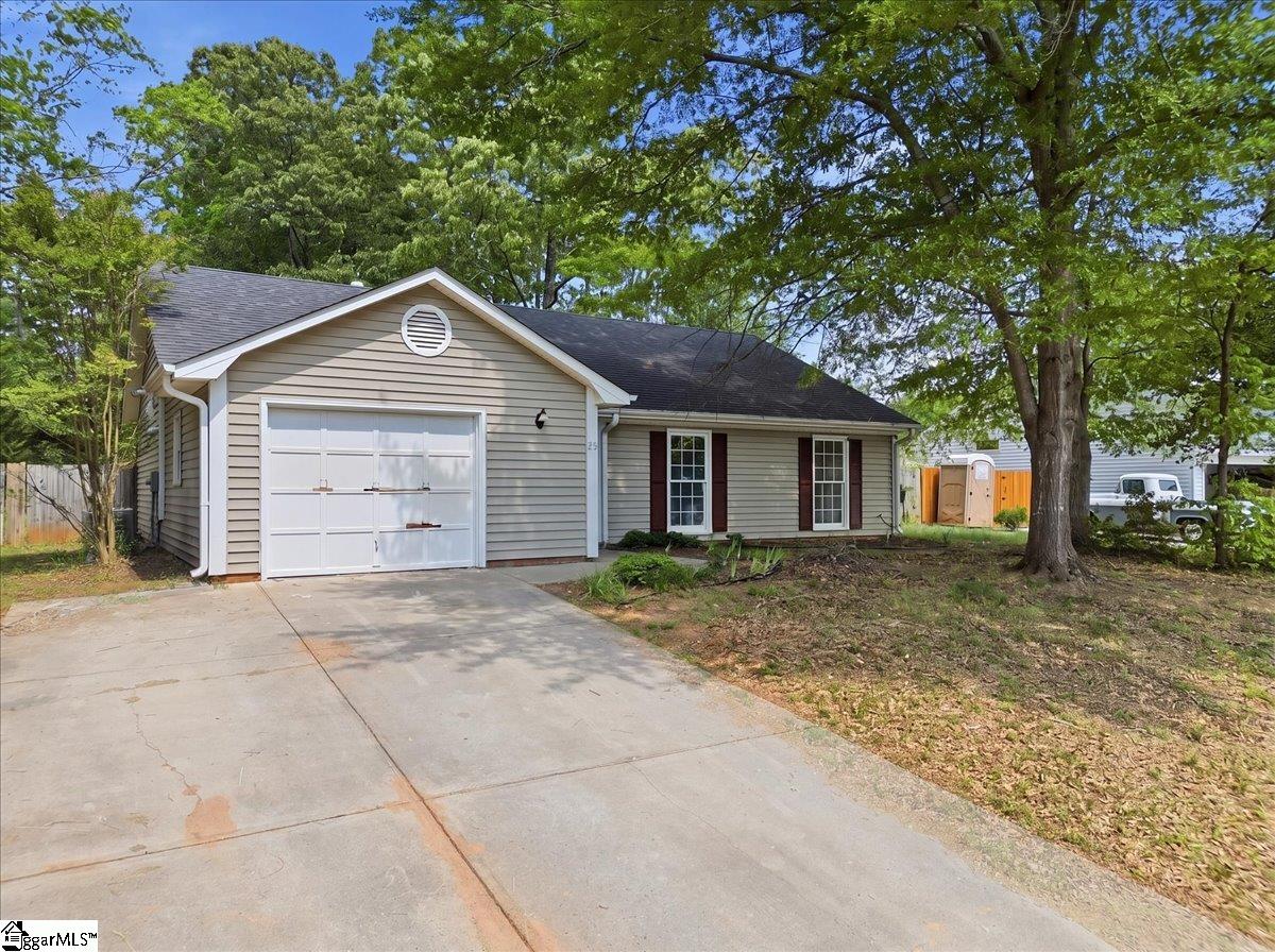 23 Chinaberry Lane Simpsonville, SC 29680 - Photo 2 of 19