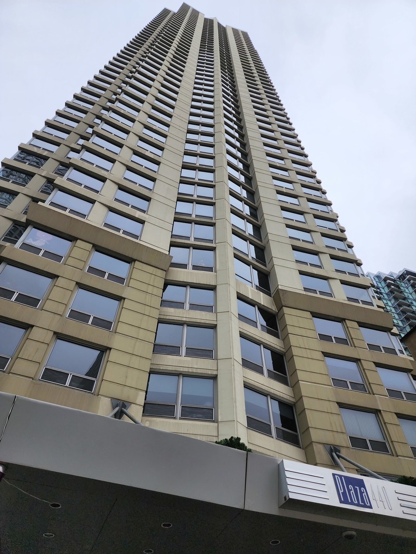 440 North Wabash Avenue, Unit 3109 Chicago, IL 60611 - Photo 1 of 25 a view of a large building