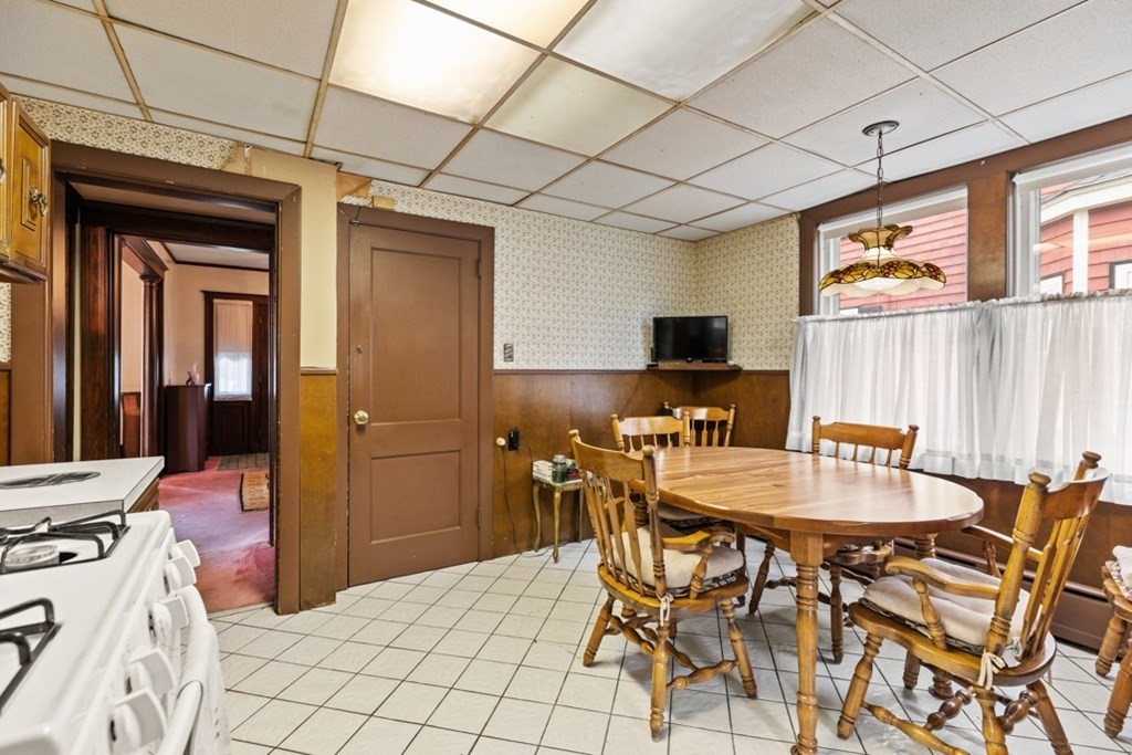 96 Loring Road Winthrop, MA 02152 - Photo 11 of 29