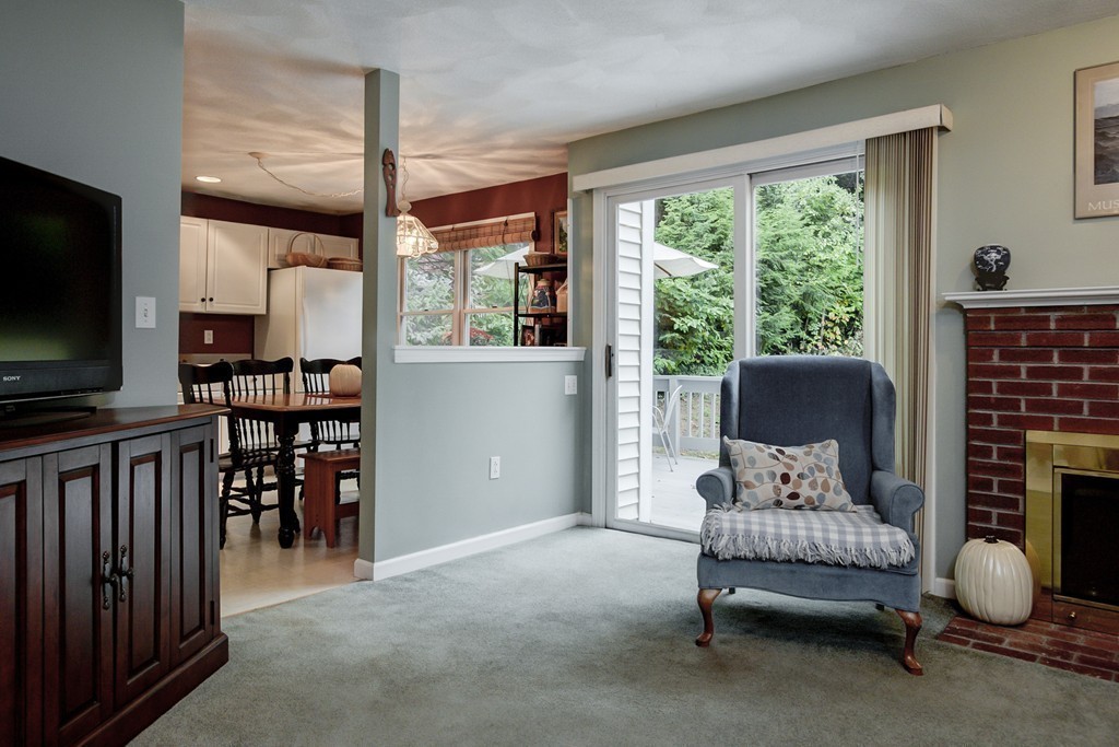 71 Raymond Way Ashland, MA 01721 - Photo 9 of 17 Gallery Image 9
