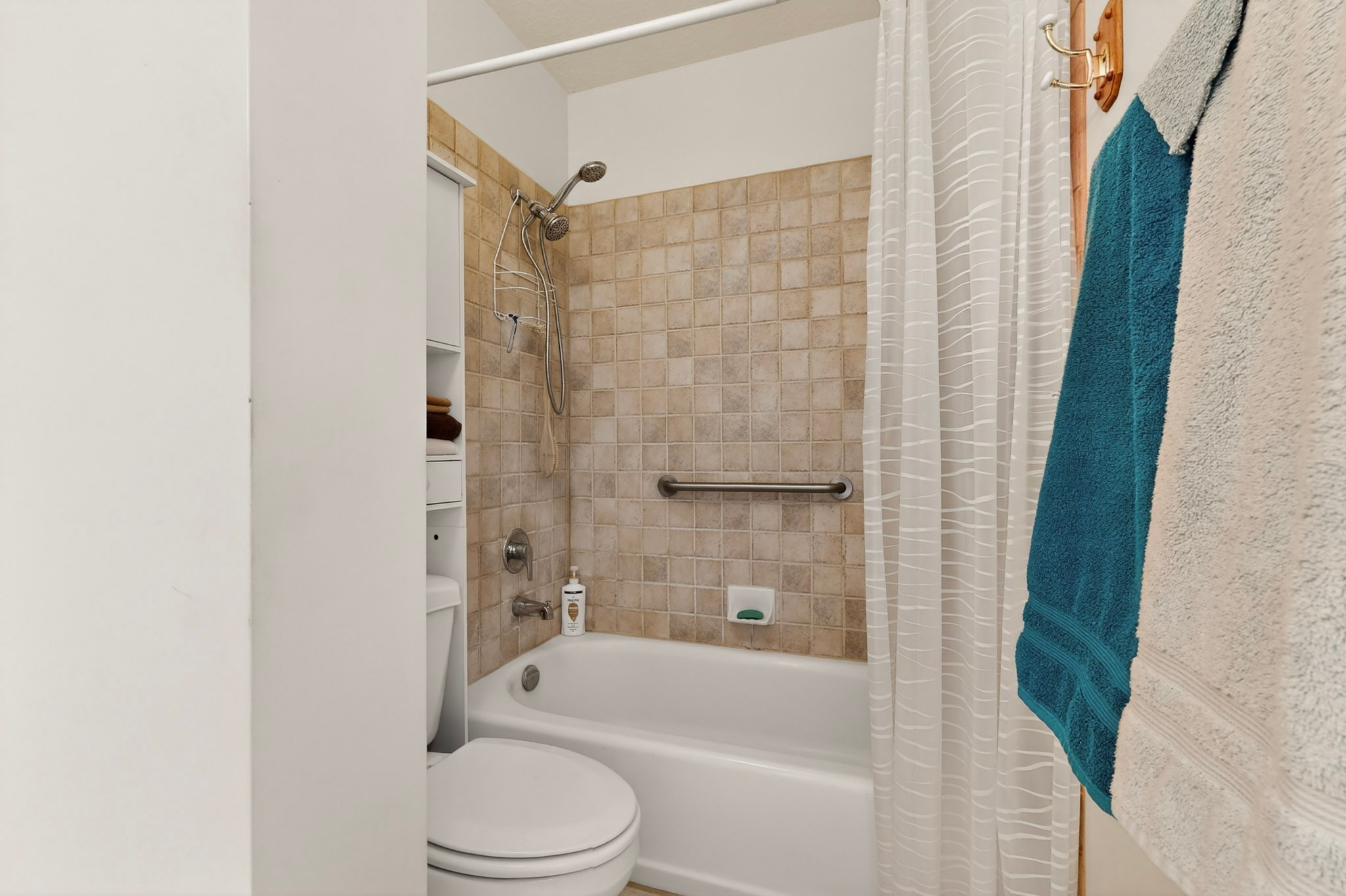 201 San Marcos Loop Santa Fe, NM 87508 - Photo 14 of 35 Primary Bathroom