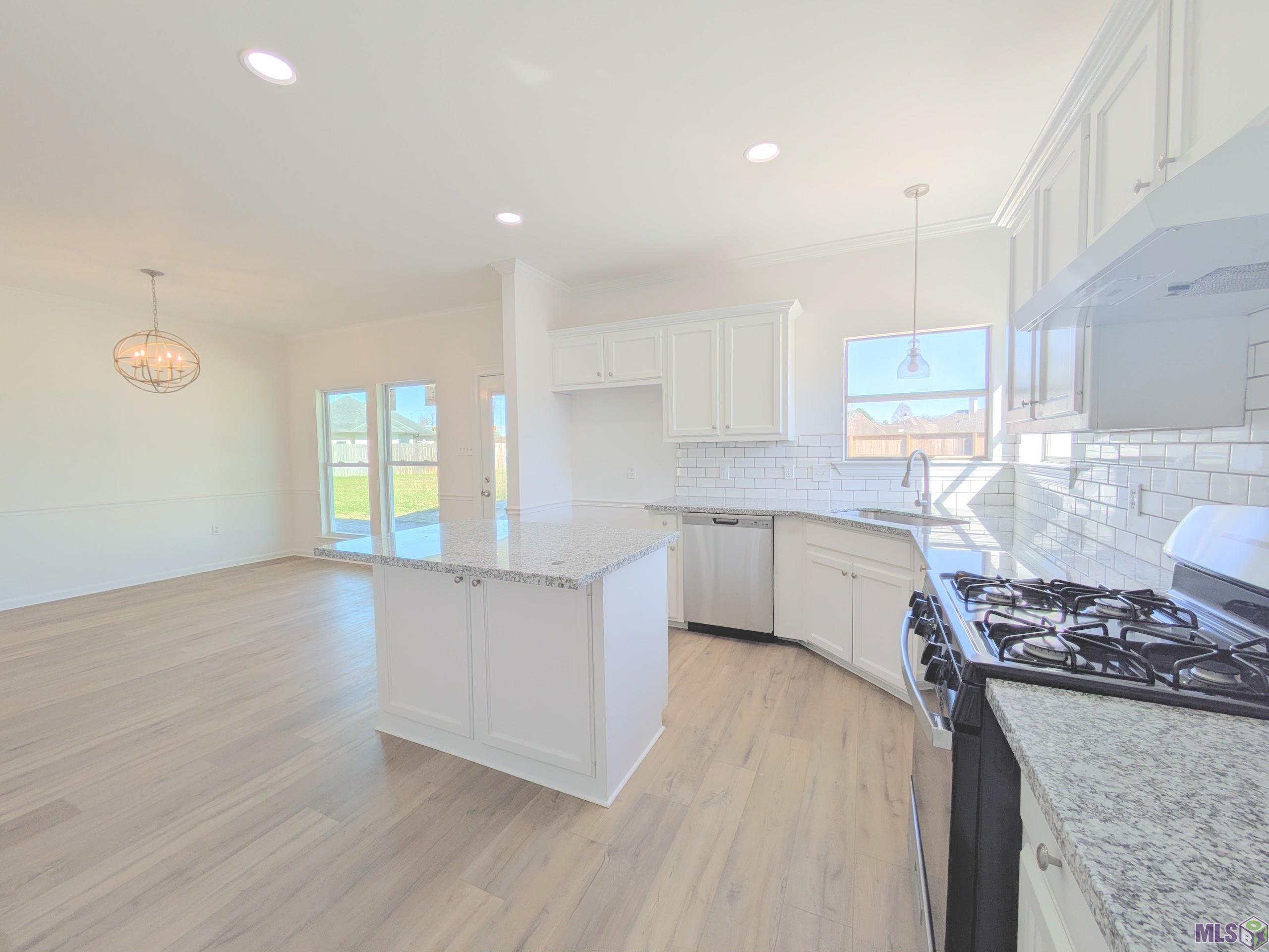 10569 Springrose Avenue Baton Rouge, LA 70810 - Photo 3 of 20 Gallery Image 3