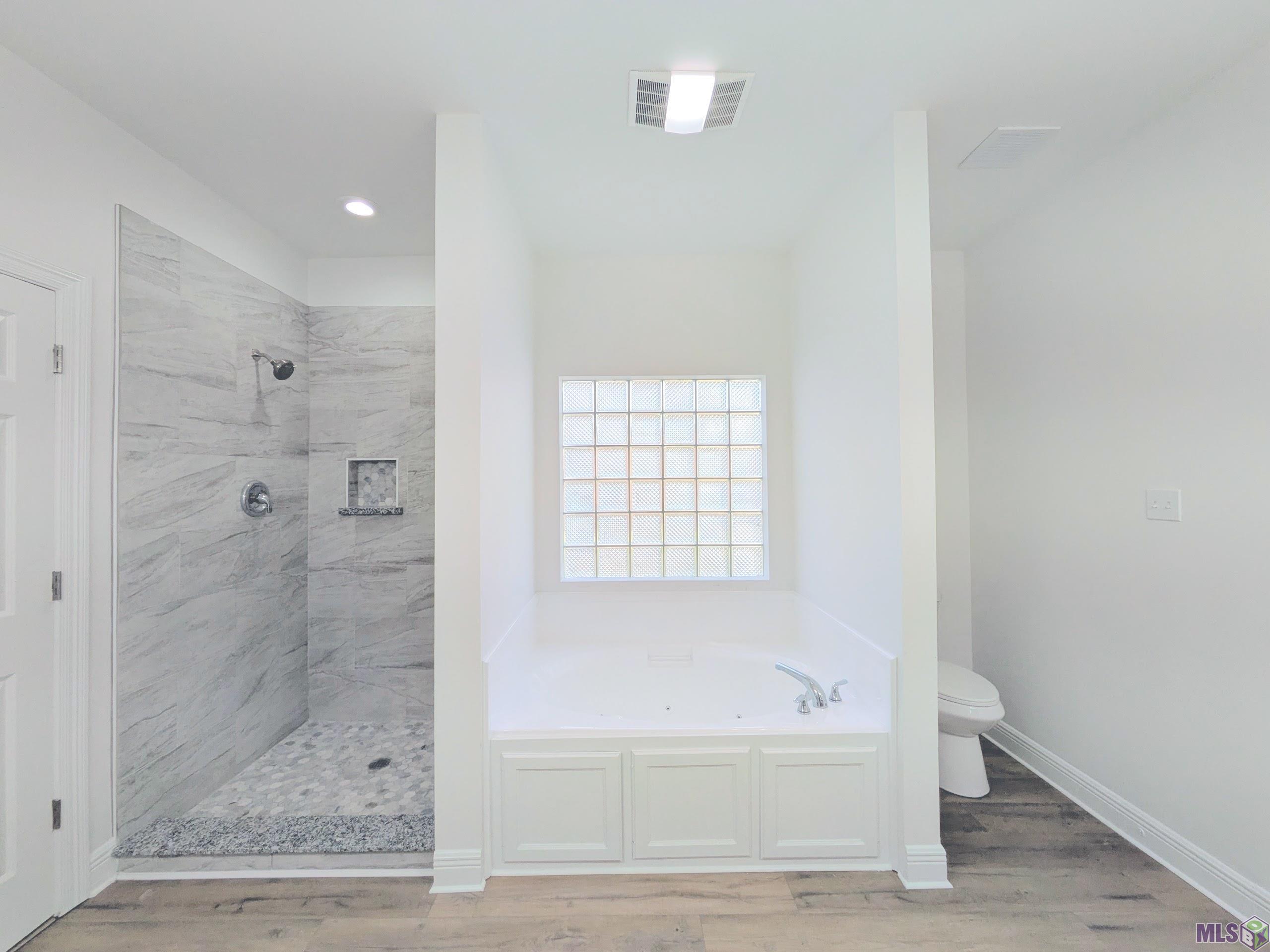 10569 Springrose Avenue Baton Rouge, LA 70810 - Photo 4 of 20 Gallery Image 4
